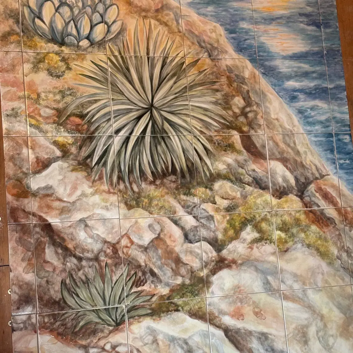 Panel cerámico con montañas y agaves